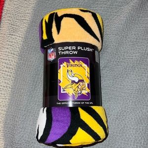 Minnesota Vikings plush throw blanket